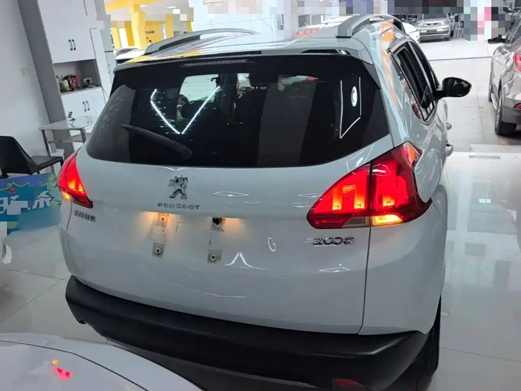 Peugeot 2008 — миниатюра 6