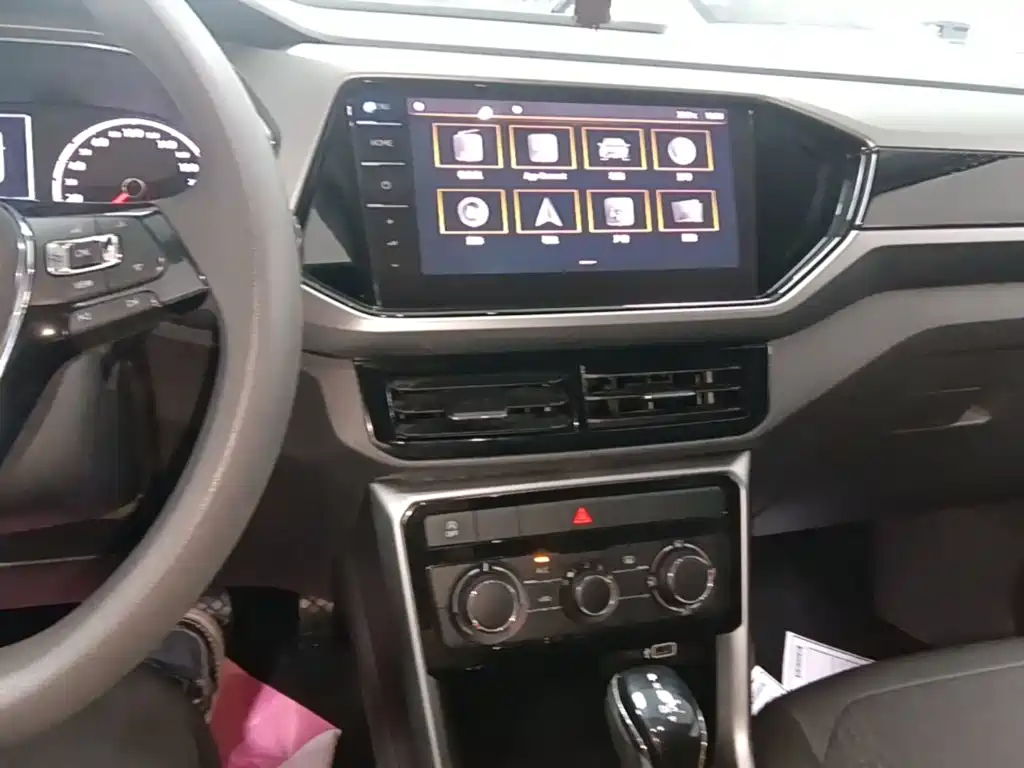 Volkswagen T-Cross — миниатюра 13