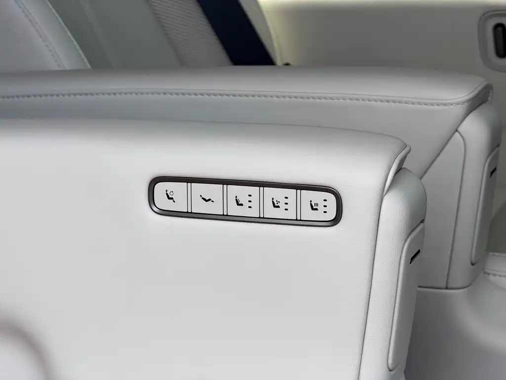 Li Auto Li MEGA — миниатюра 10