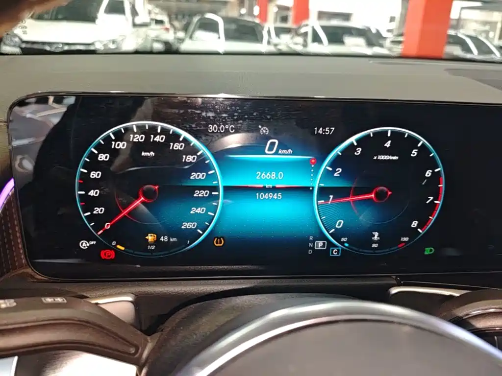 Mercedes-Benz GLB — миниатюра 12