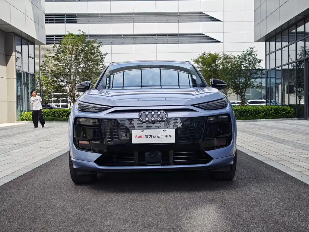 Audi Q6L e-tron — миниатюра 2