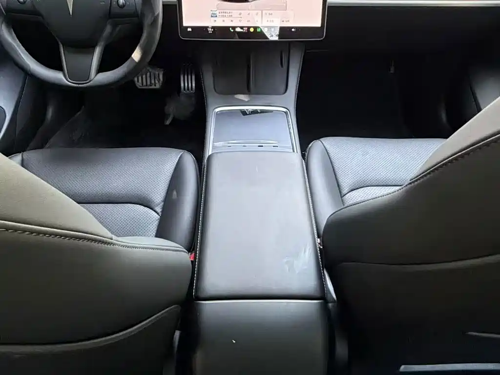 Tesla Model 3 — миниатюра 7