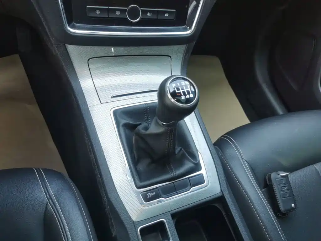 Roewe RX5 — миниатюра 14