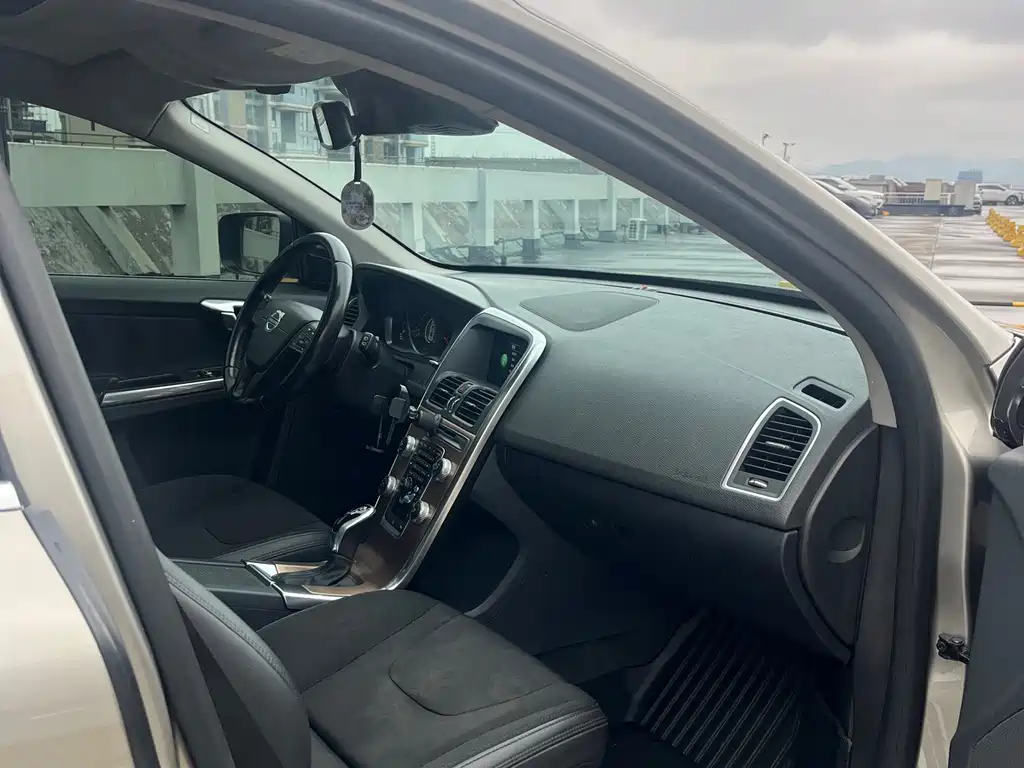 Volvo XC60 — миниатюра 13