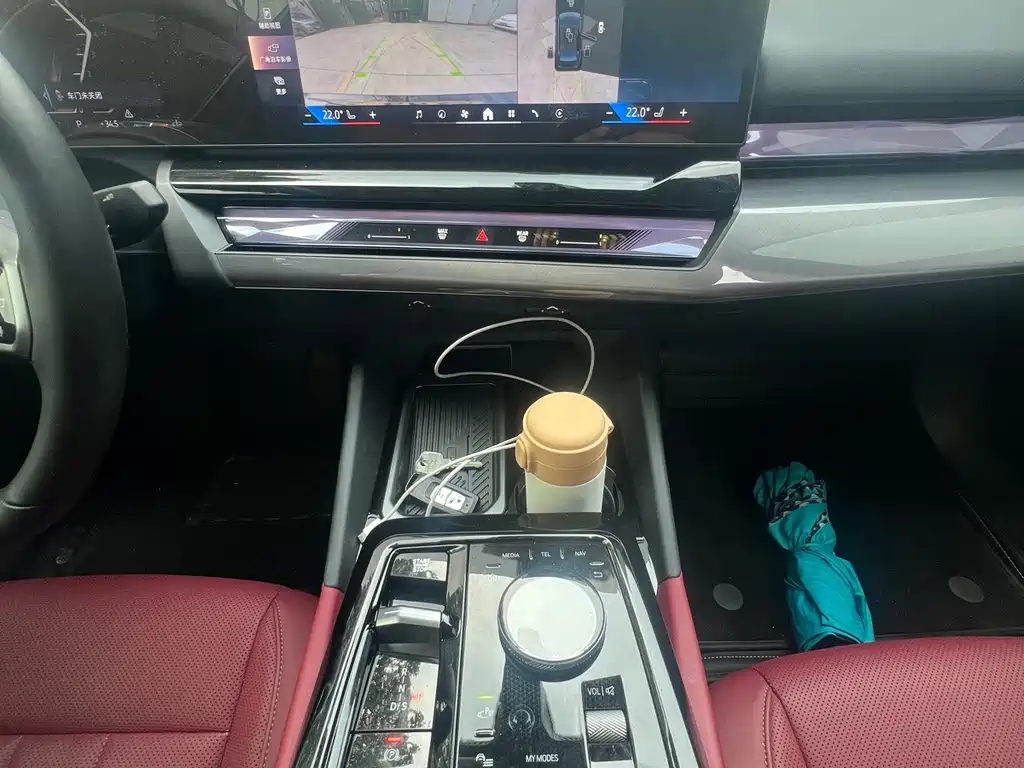 BMW 5 Series — миниатюра 12
