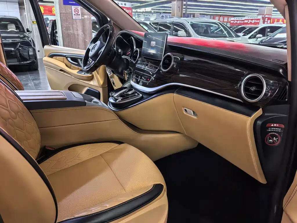 Mercedes-Benz V-Class — миниатюра 10