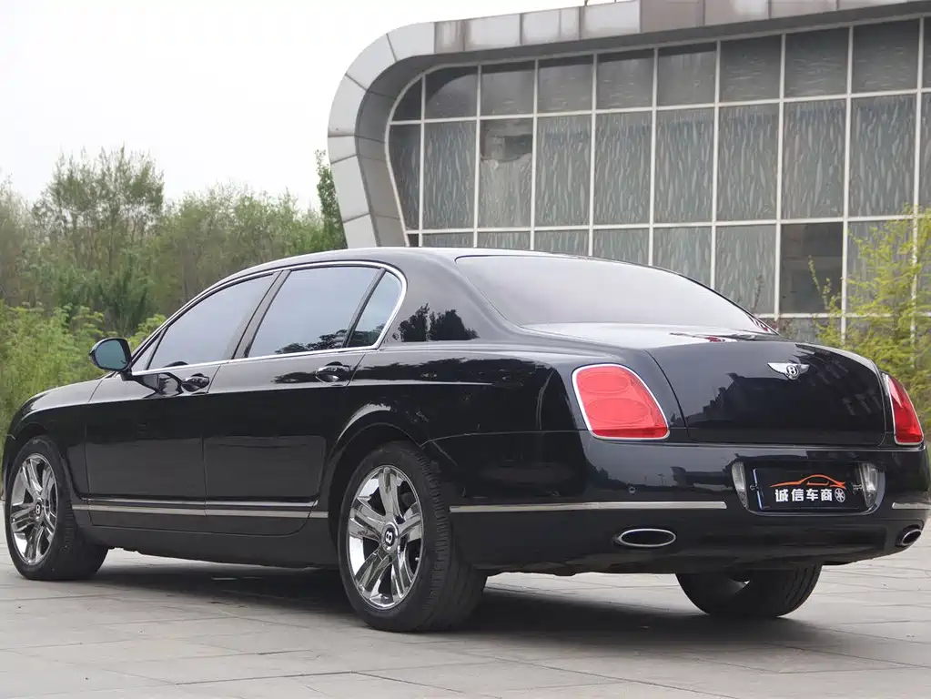 Bentley Flying Spur — миниатюра 9