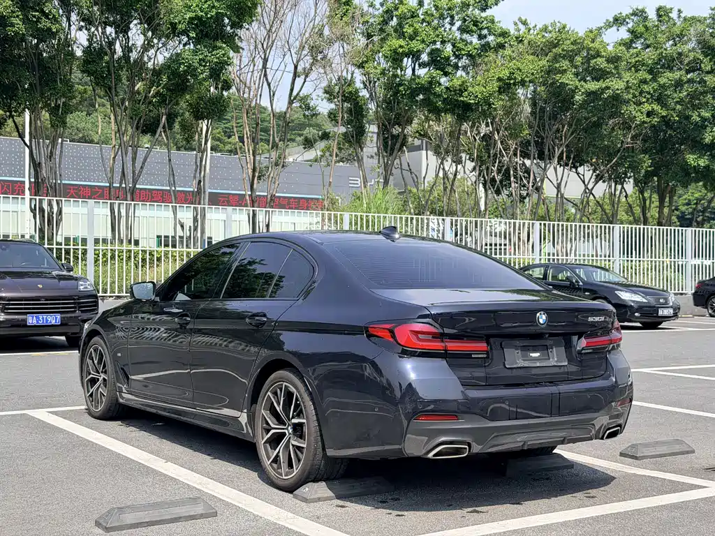 BMW 5 Series (Import) — миниатюра 17