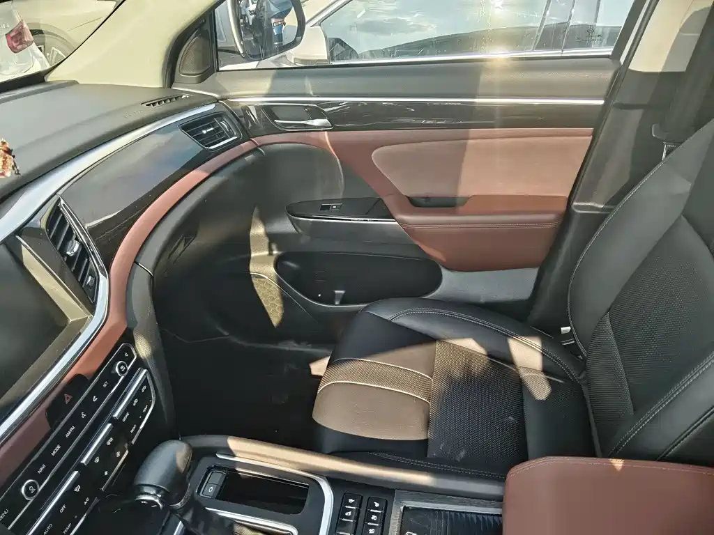 GAC GS8 2017 320T Luxury Smart Connect ( мест)