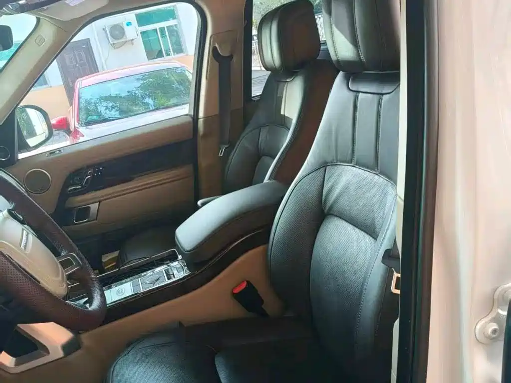 Land Rover Range Rover — миниатюра 4