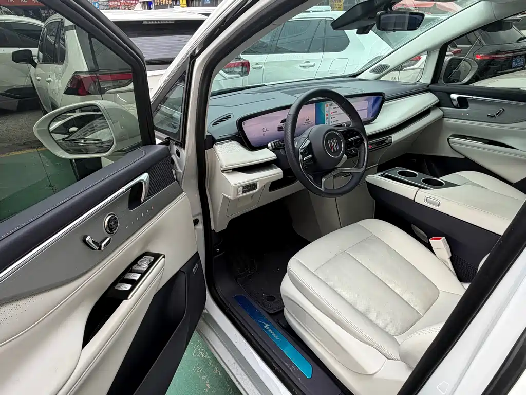 Buick GL8 Hybrid — миниатюра 2