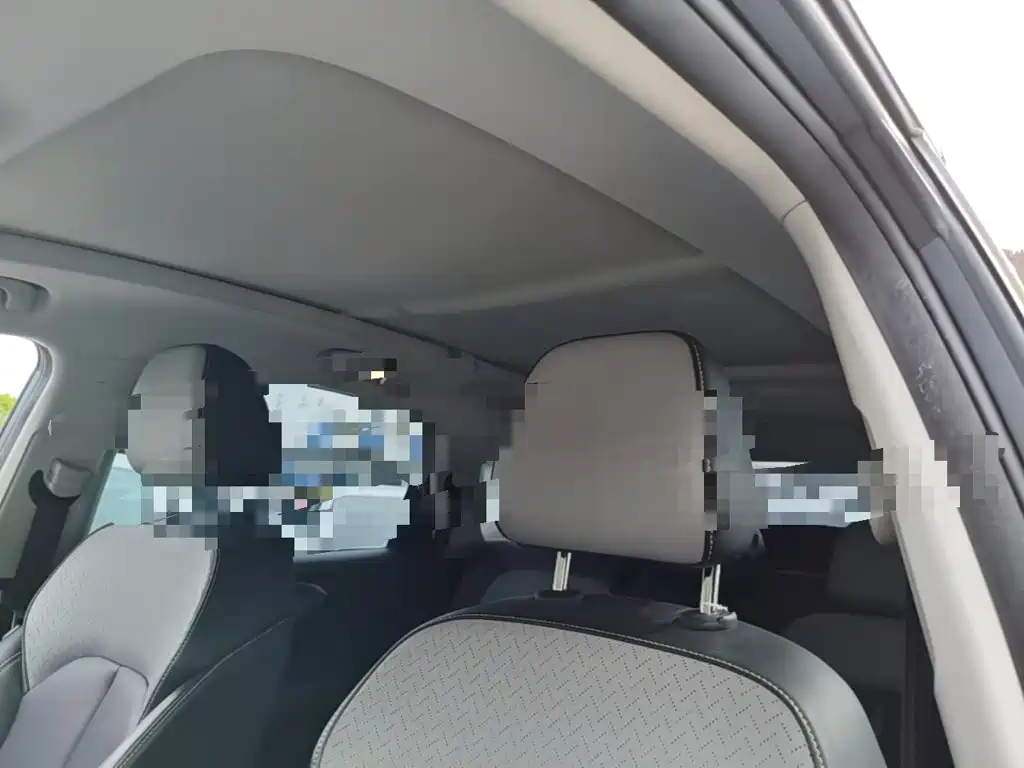 Roewe RX5 New Energy — миниатюра 18