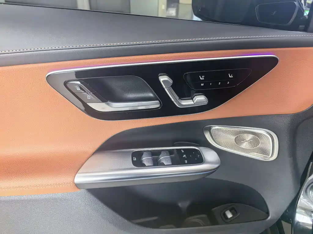 Mercedes-Benz GLC — миниатюра 9