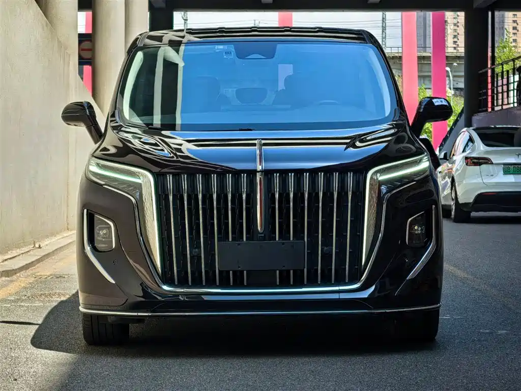 Hongqi HQ9 2023 2.0T