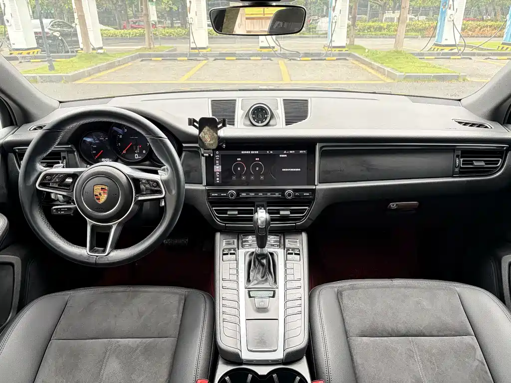 Porsche Macan — миниатюра 14