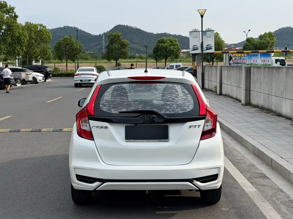 Honda Fit — миниатюра 8