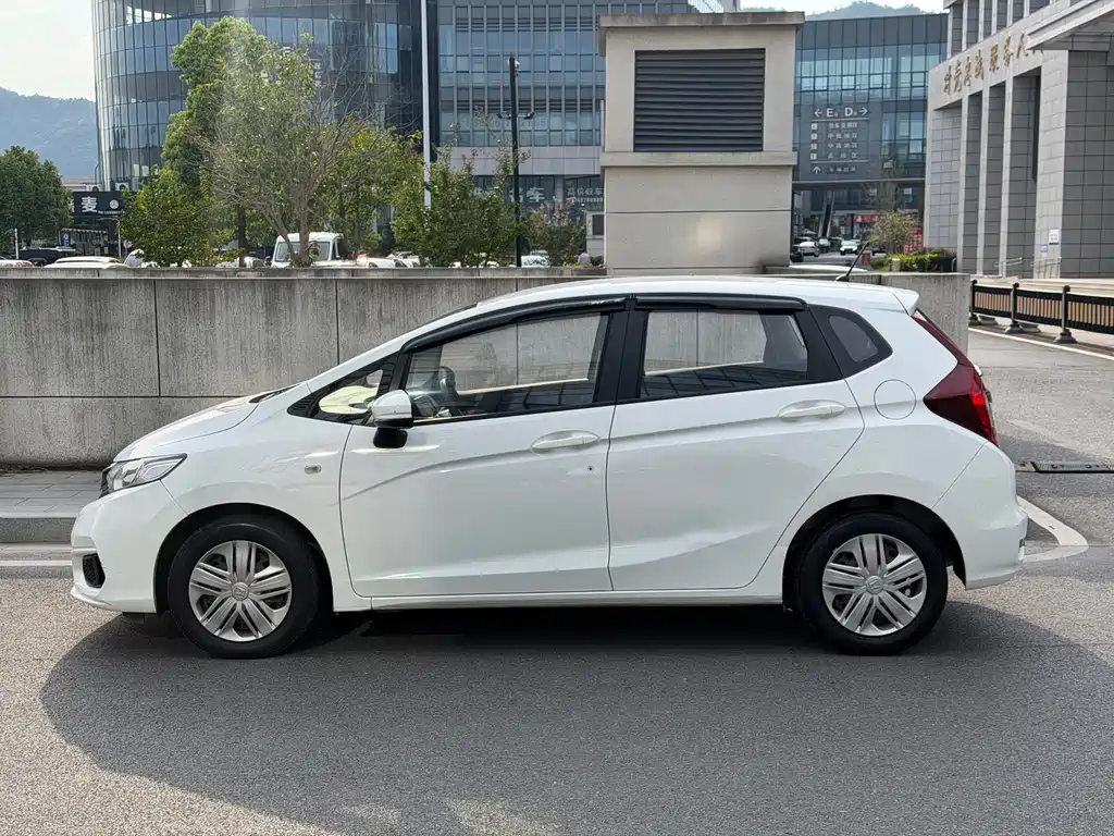 Honda Fit — миниатюра 15