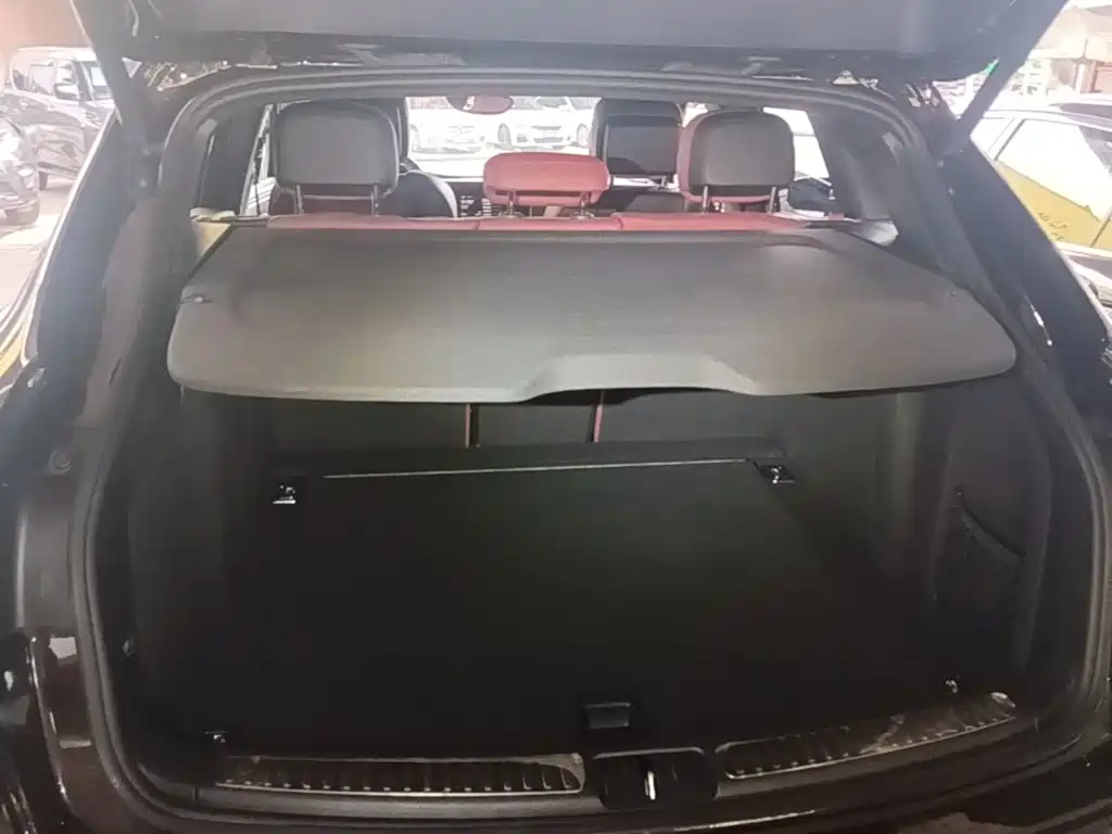 Porsche Macan — миниатюра 19
