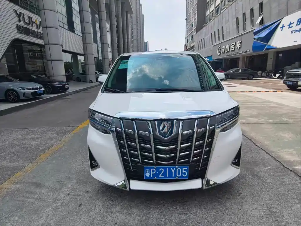 Toyota Alphard — миниатюра 2