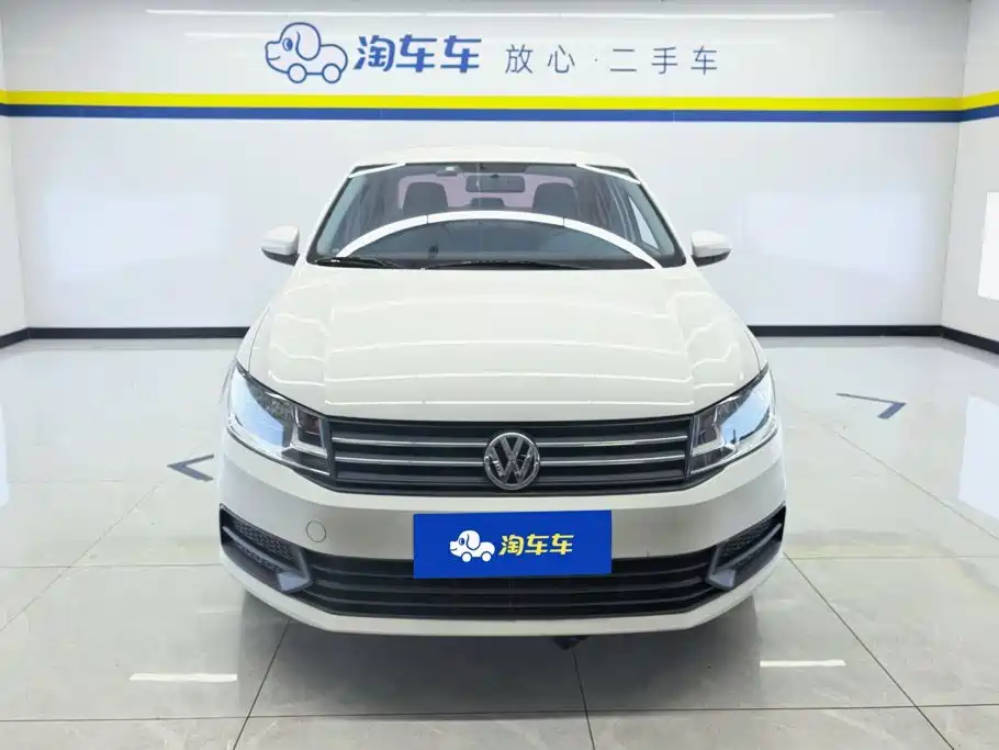 Volkswagen Santana — миниатюра 2
