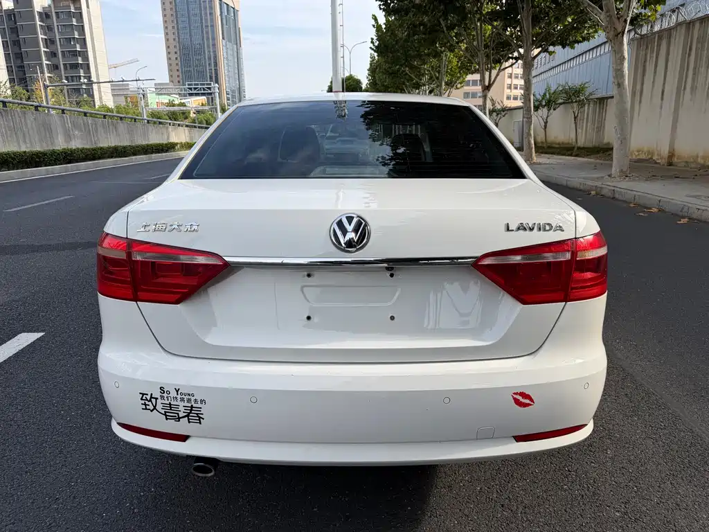 Volkswagen Lavida — миниатюра 5
