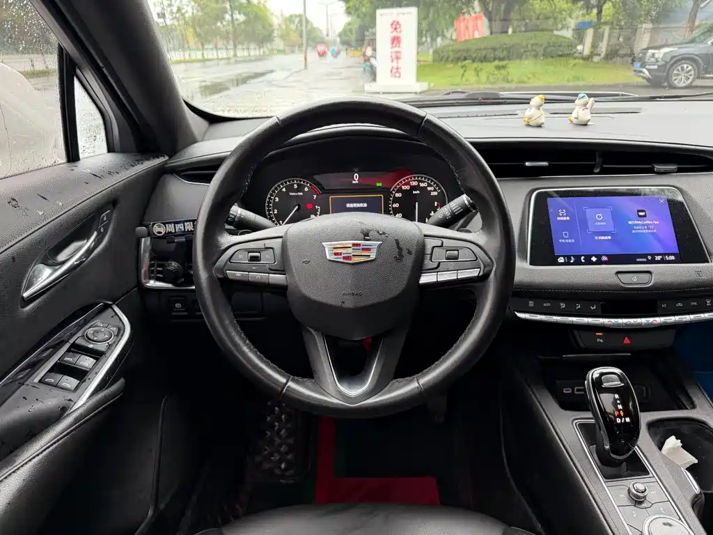 Cadillac XT4 — миниатюра 14
