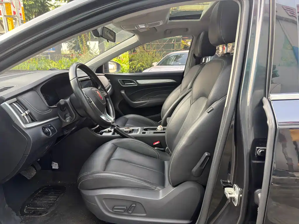 Roewe i6 New Energy — миниатюра 4