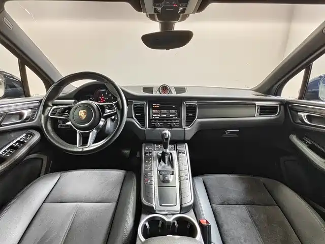Porsche Macan — миниатюра 6