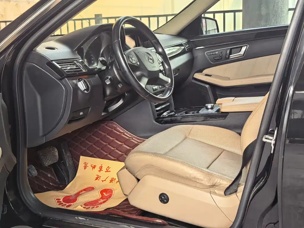 Mercedes-Benz E-Class — миниатюра 11