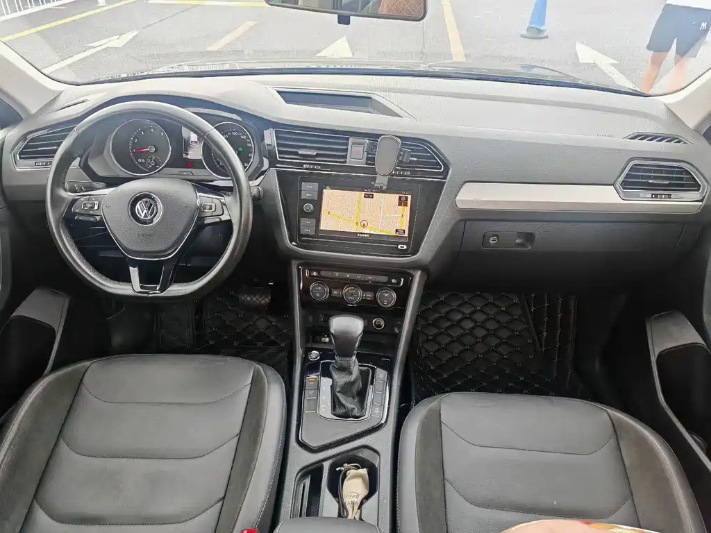 Volkswagen Tiguan L — миниатюра 14