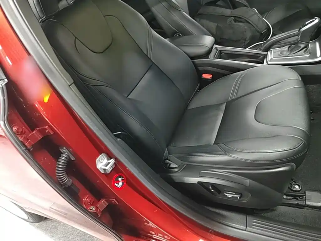 Volvo V40 — миниатюра 25