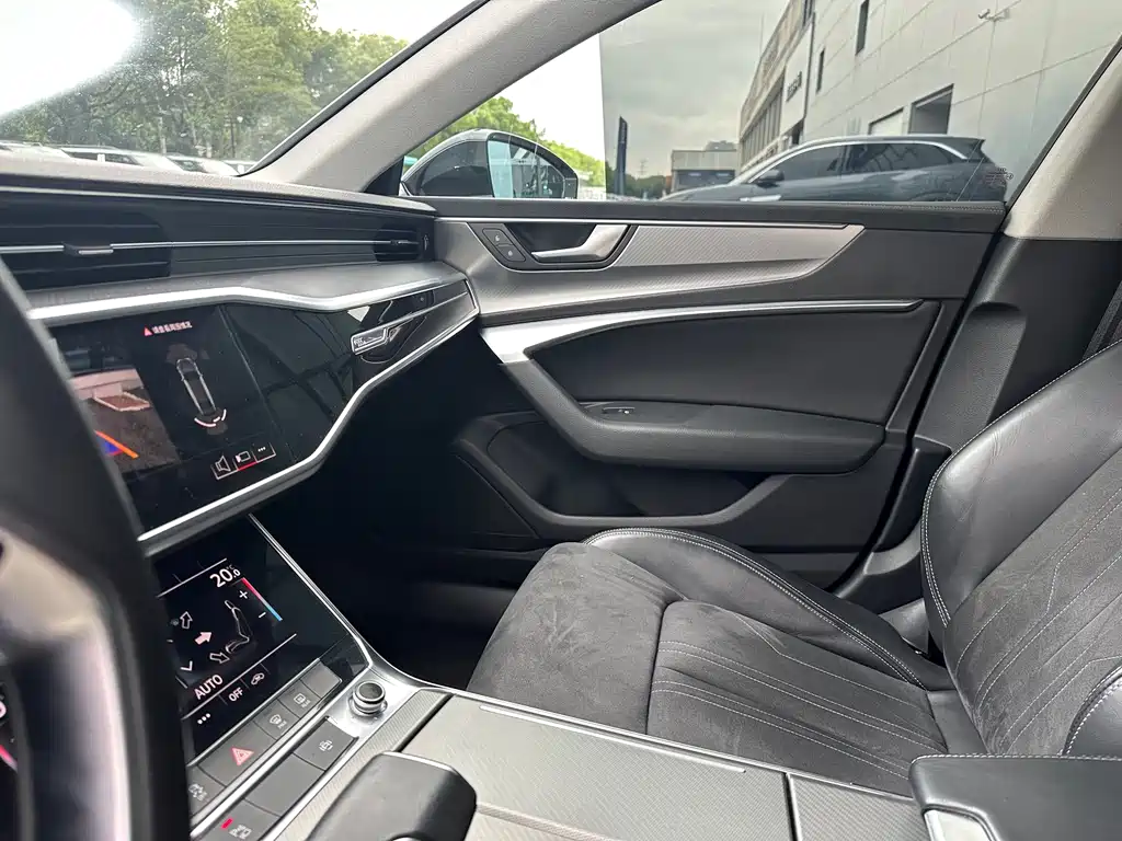 Audi A7L 2024 45TFSI S-line