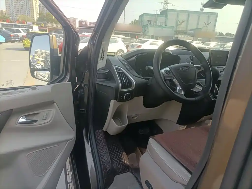 Ford Tourneo — миниатюра 16