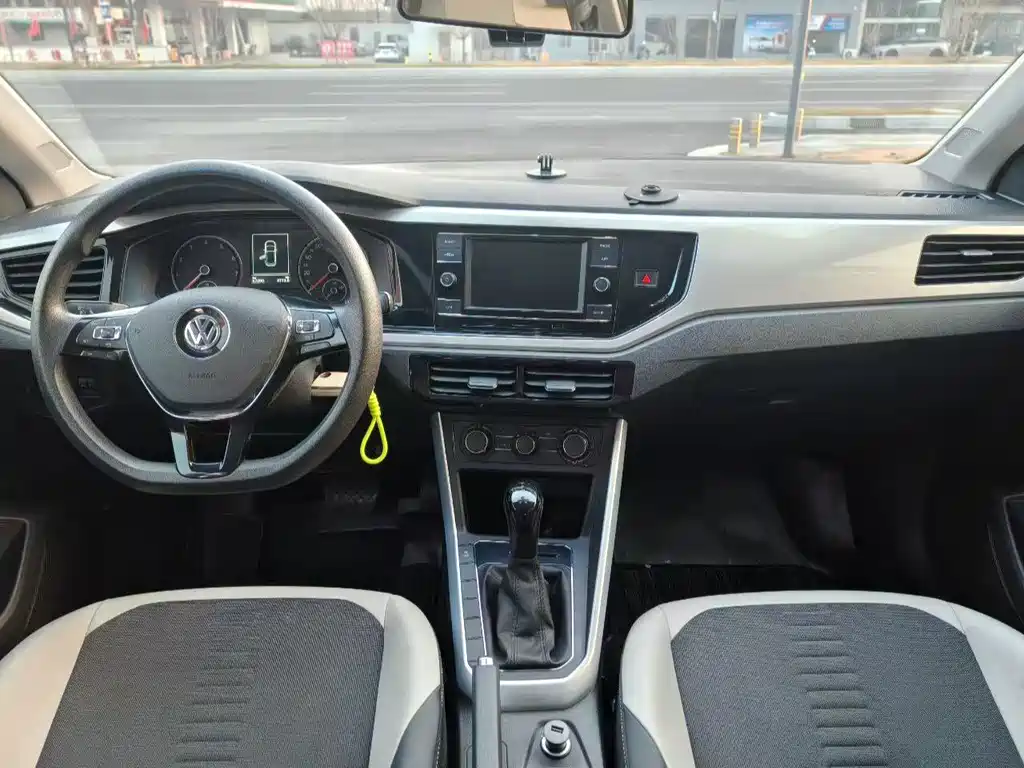 Volkswagen Polo — миниатюра 4