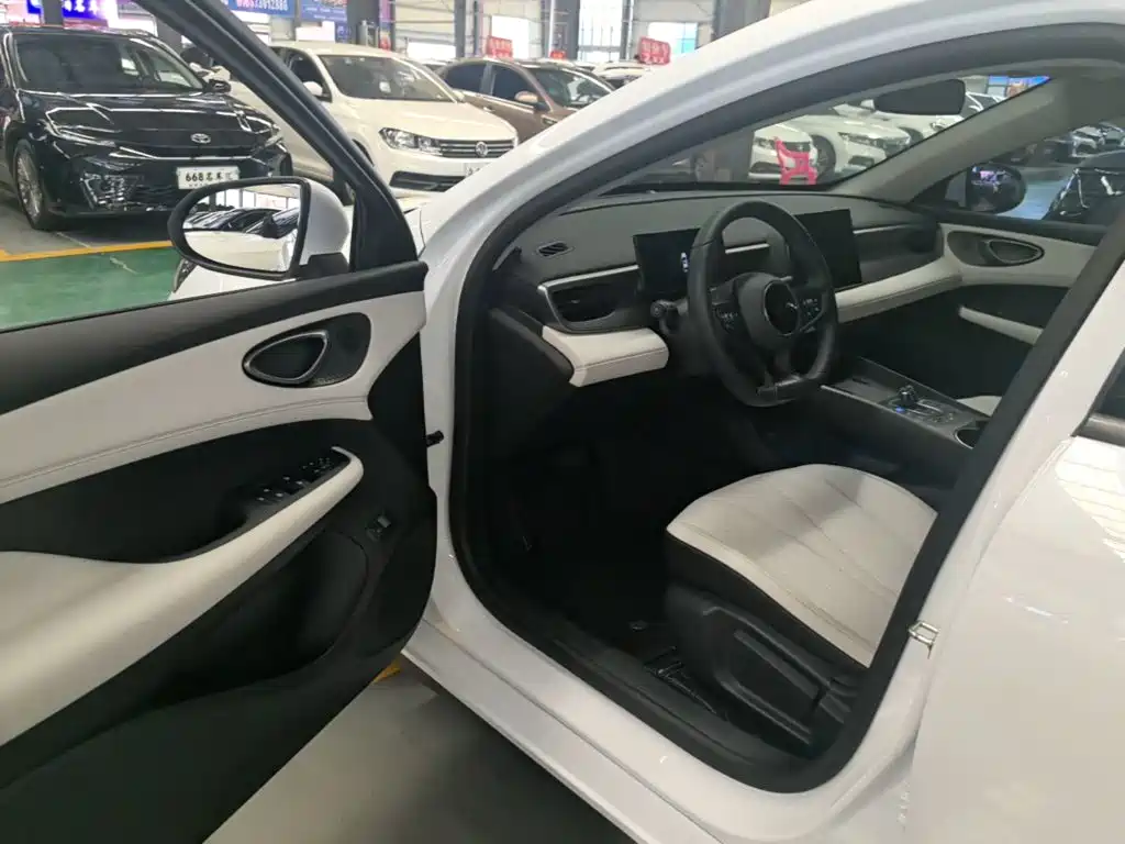 BYD Seal 05 DM-i — миниатюра 16