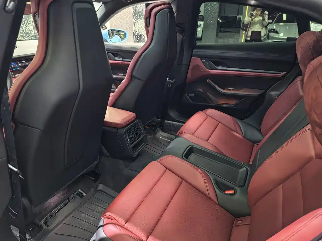 Porsche Taycan — миниатюра 12