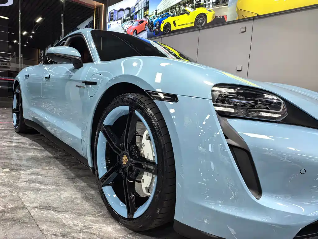 Porsche Taycan — миниатюра 7