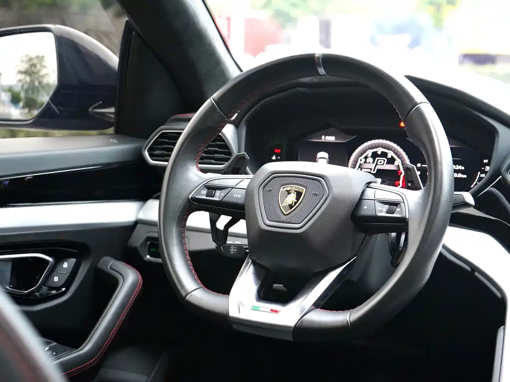 Lamborghini Urus — миниатюра 6