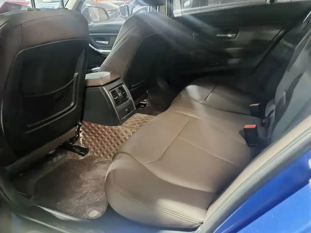 BMW 3 Series — миниатюра 6
