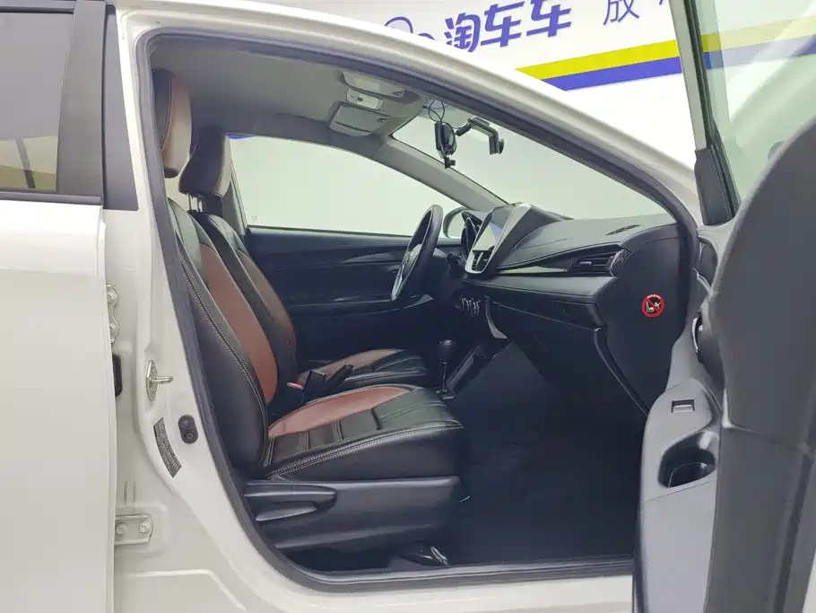 Toyota Vios FS — миниатюра 8