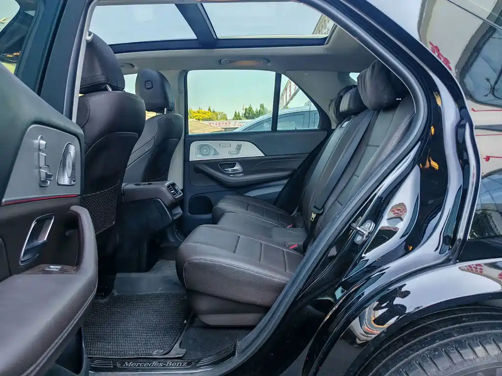 Mercedes-Benz GLE (Import) — миниатюра 9