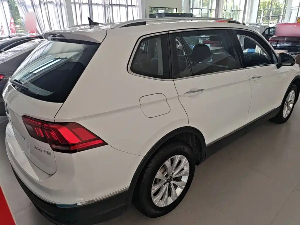 Volkswagen Tiguan L — миниатюра 7