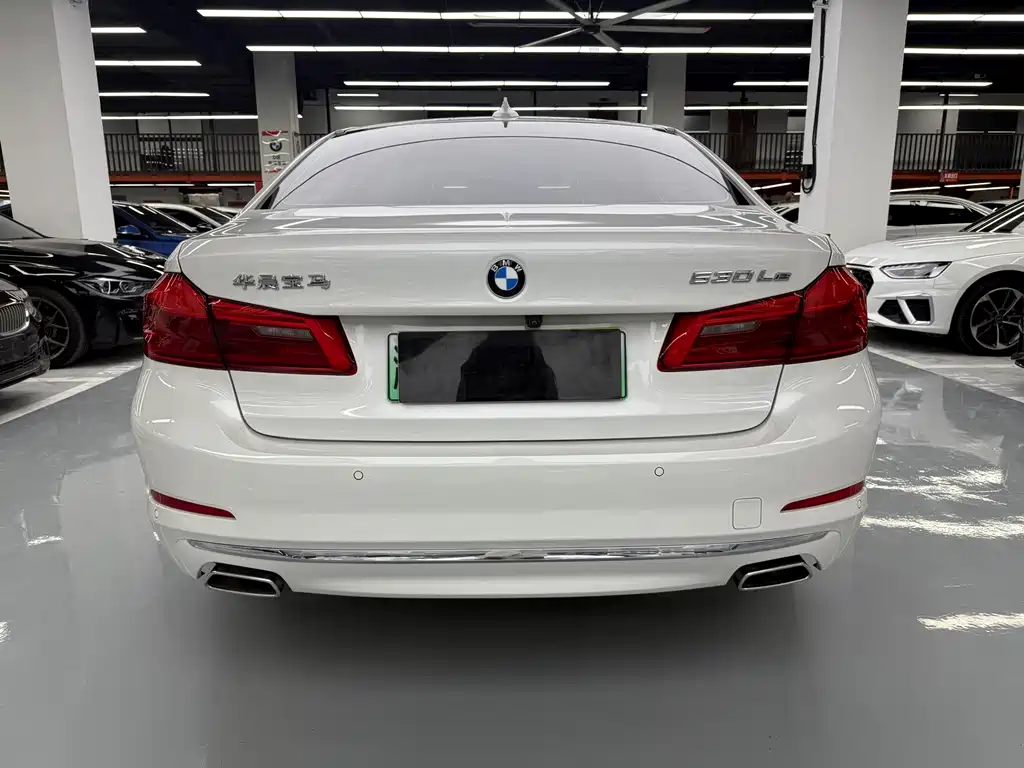 BMW 5 Series New Energy — миниатюра 24