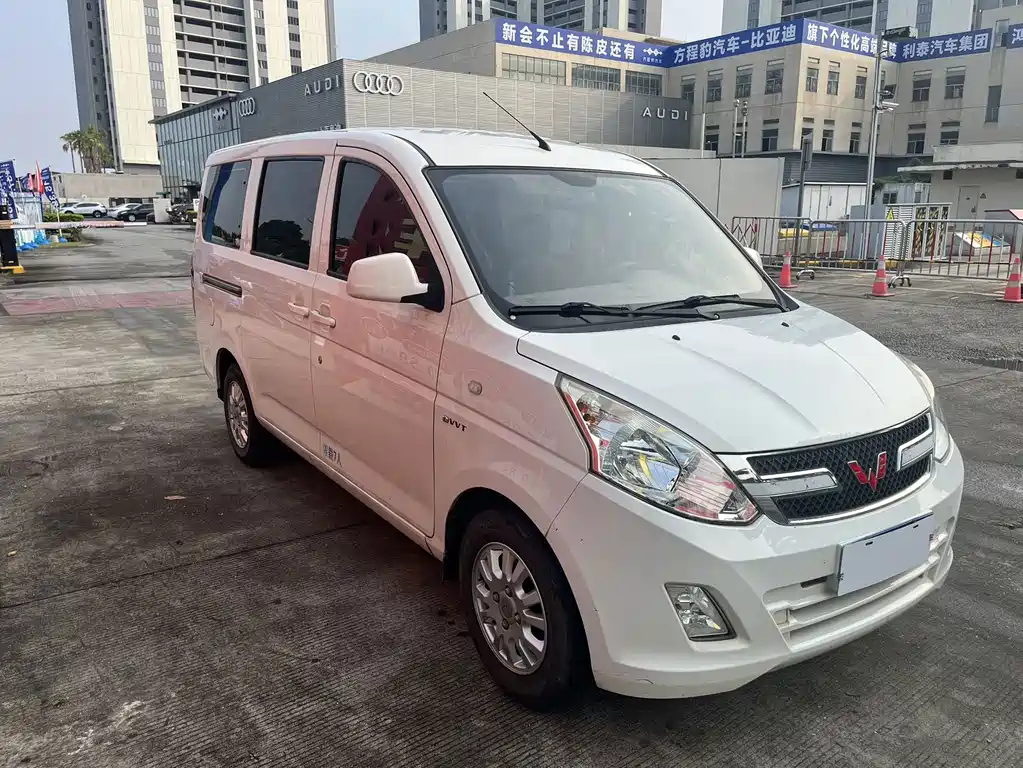 Wuling Rongguang V — миниатюра 3