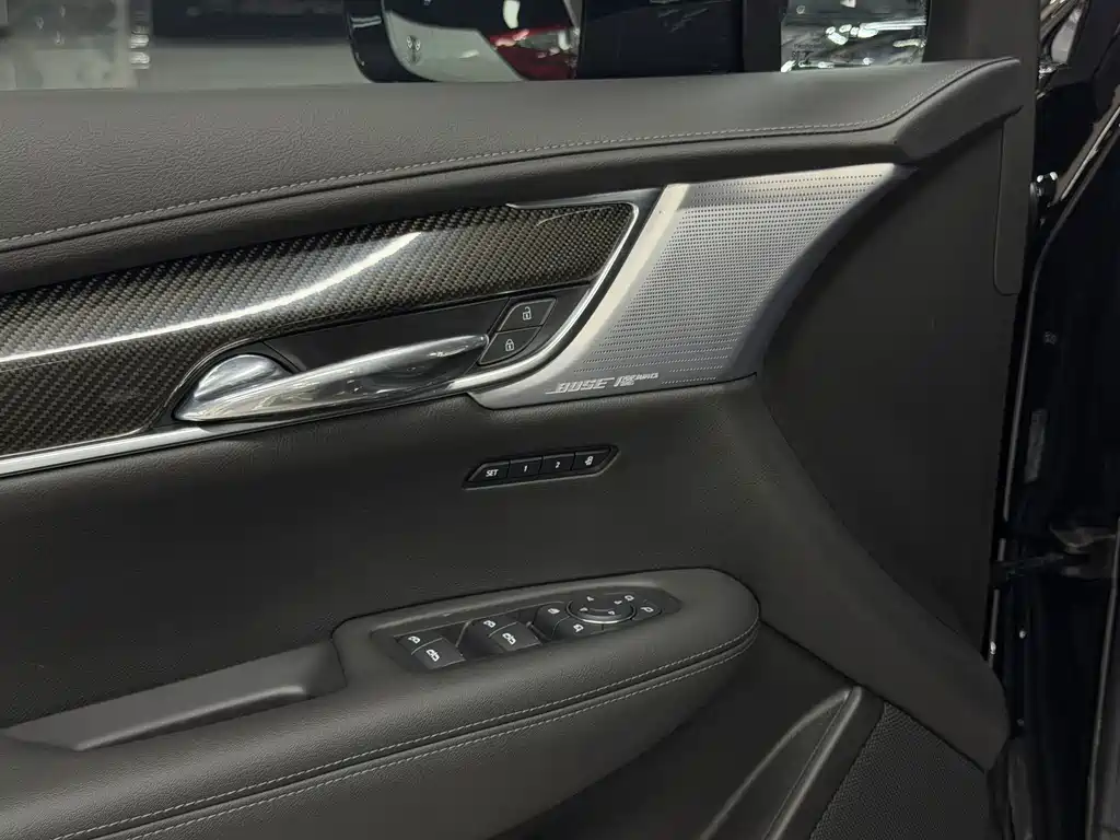 Cadillac XT6 — миниатюра 13