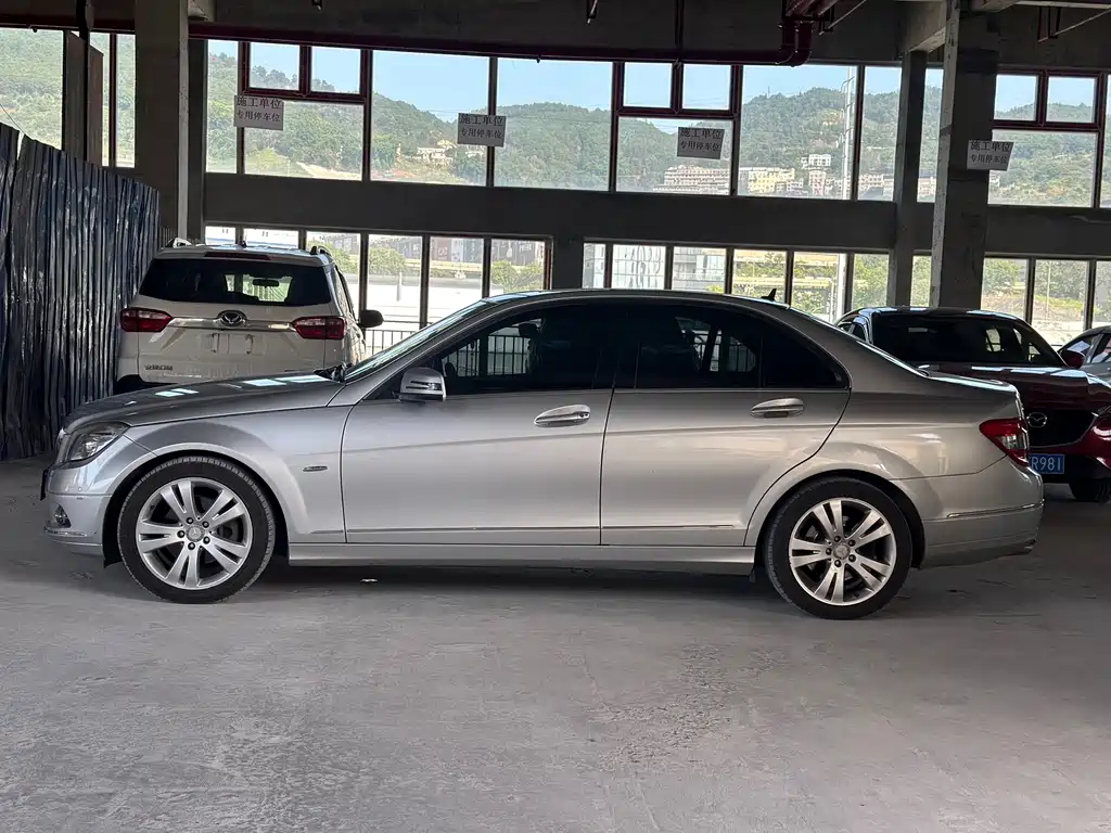 Mercedes-Benz C-Class — миниатюра 3