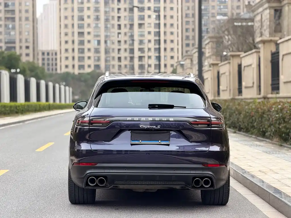 PORSCHE CAYENNE