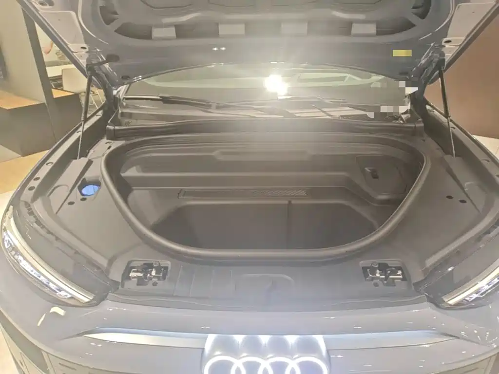 Audi Q6L e-tron — миниатюра 25