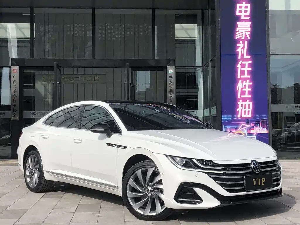 Volkswagen CC - фото 3