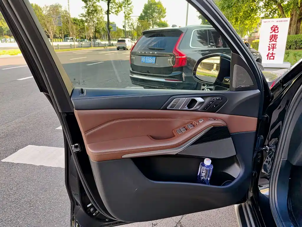 BMW X7 — миниатюра 6